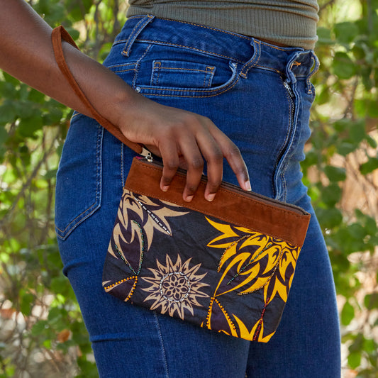 Wristlet Purse- "Dandelion"